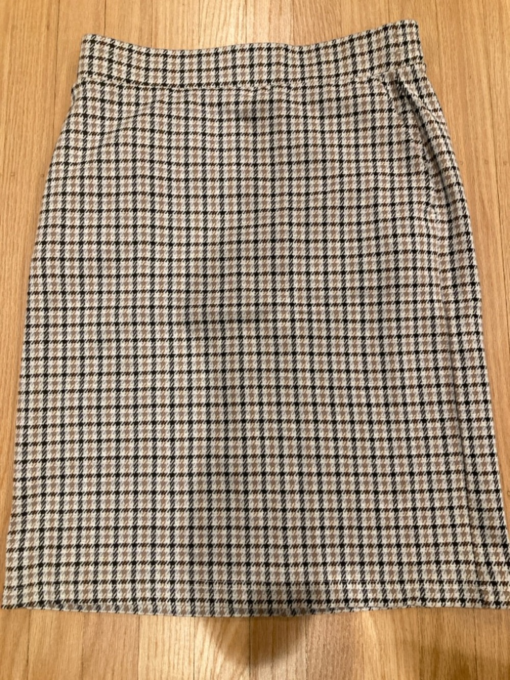 Classic Houndstooth Pencil Skirt in brown and Cream